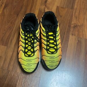 Nike Youth Boys Air Max Plus -Sunset
 size 7 youth